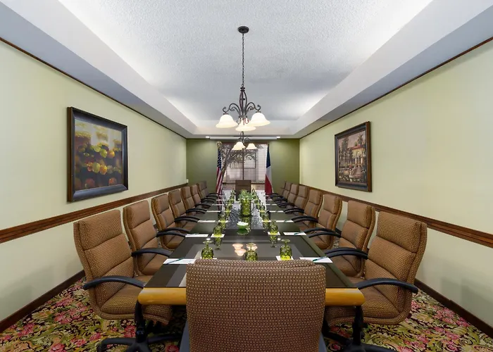 Mcm Elegante Suites Abilene