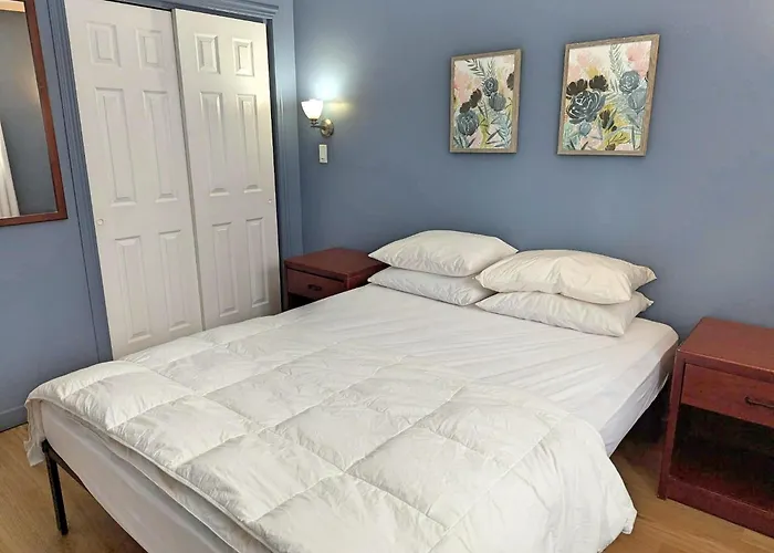 Lakepoint Cottage Resort