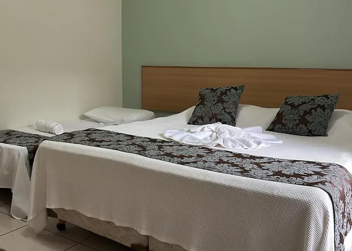 Golfinho Plaza Hotel