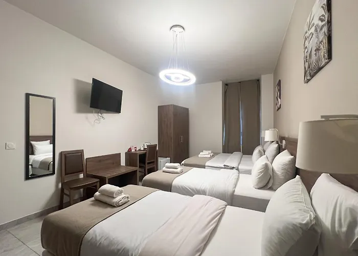 Square Hotel