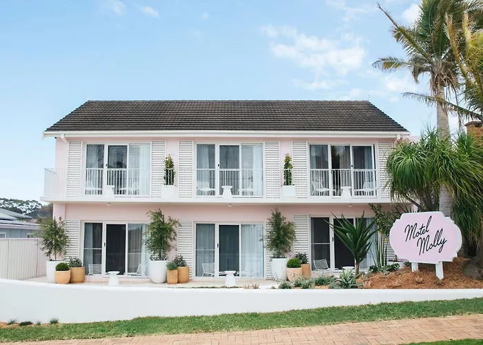 Hyams Beach Dog Friendly Hotels