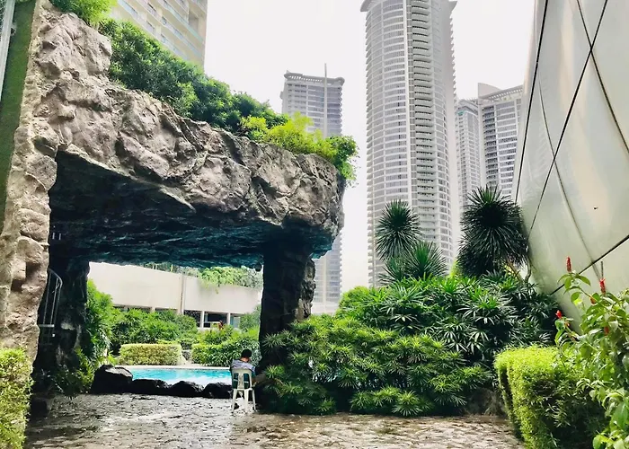 Rbr Lux Novotel Manila Hotel Residences Acqua