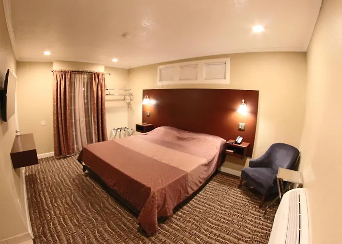 Santa Cruz Inn