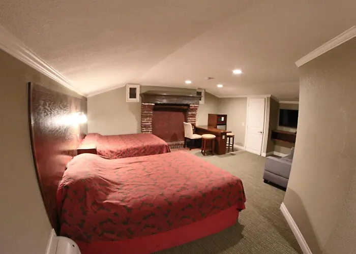 Santa Cruz Inn