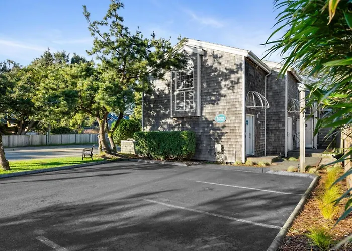 Beaches Inn Townhomes