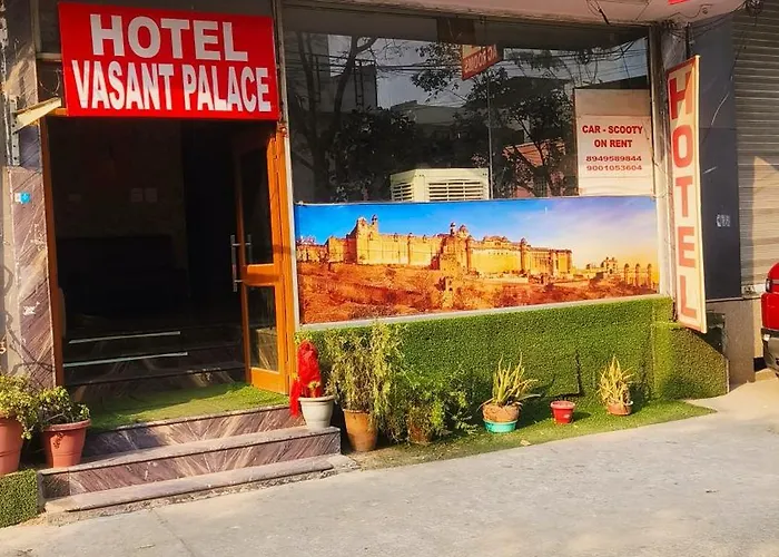 Vasant Stays By Amisha Palace - 5 Min Walk To Railway Station