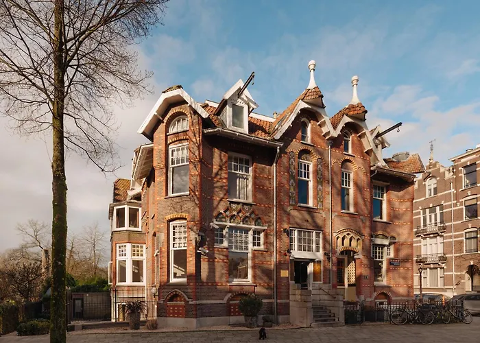 Adam'S Museum House