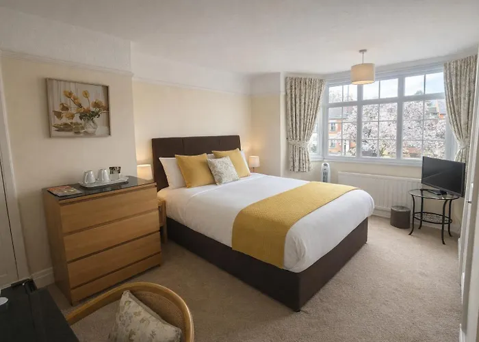 Hampton Lodge En-Suite Rooms With Free Parking