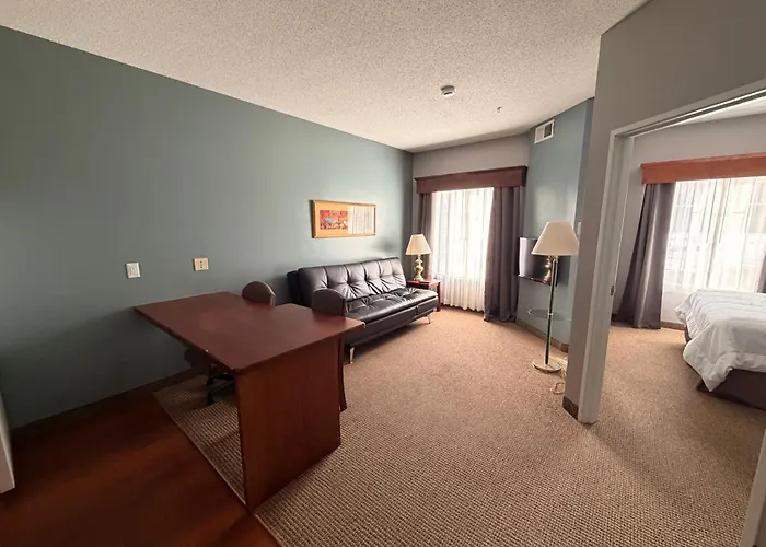 River Hills Hotel- Mankato