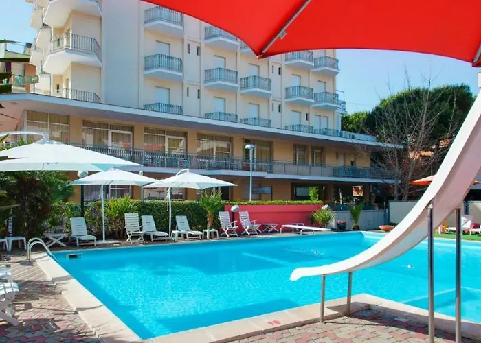 Nautilus Hotel Family