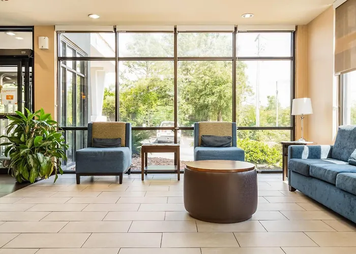 Comfort Suites Columbia Northeast - Fort Jackson