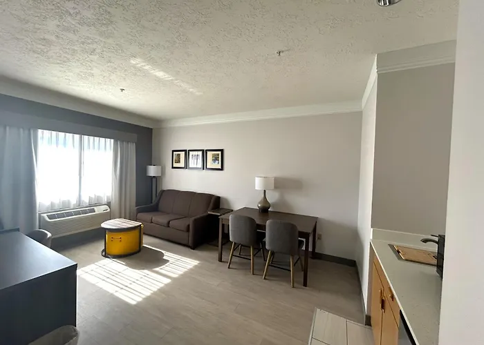 Comfort Suites