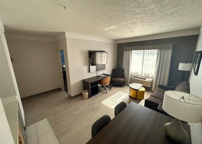 Comfort Suites