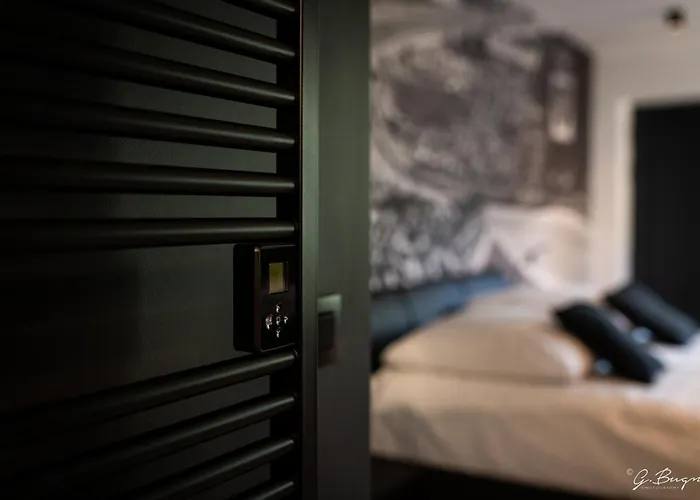 La Reine Hôtel, City Centre Spa