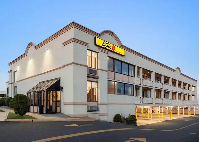 Super 8 By Wyndham Meadowlands