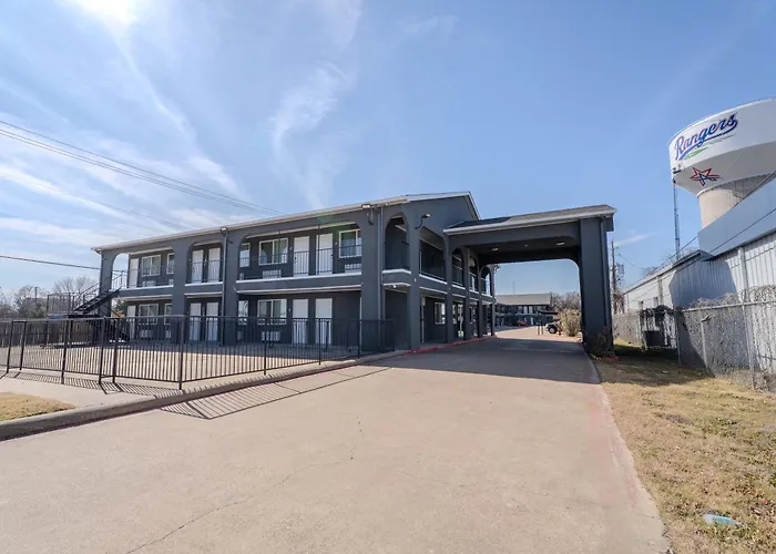 Executive Inn Of Arlington, Near At&T Stadium