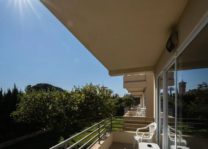 Hotel Abril