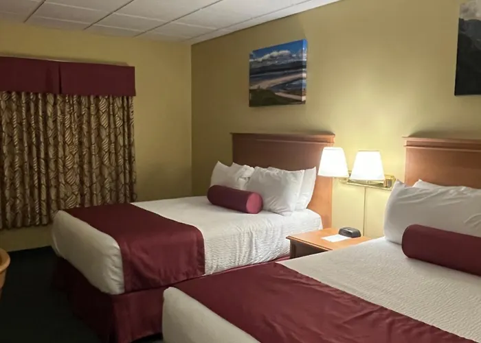 Shallow Bay Motel & Cabins Conference Centre