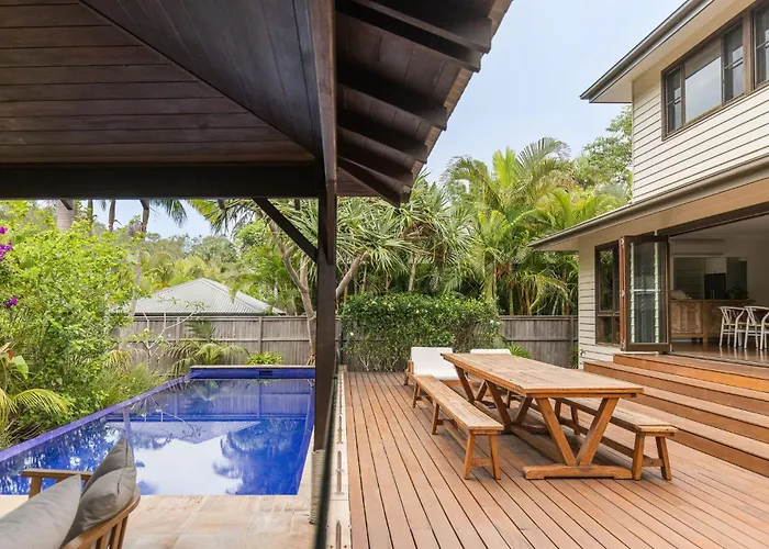 Away Guesthouse- Away On Shirley Lane