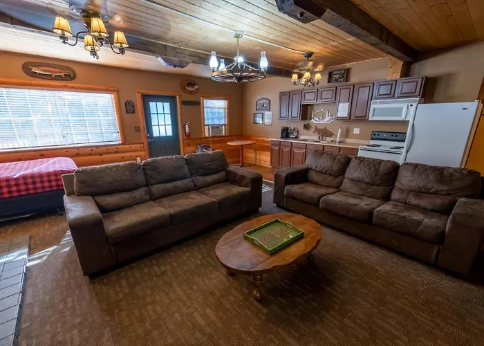 Shaver Lake Village Hotel