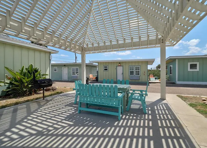 Seashell Village Resort Near The Beach With Kitchens