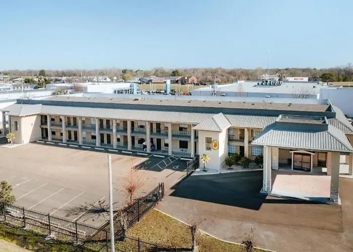 Super 8 By Wyndham Jackson Ms Near The Fairgrounds