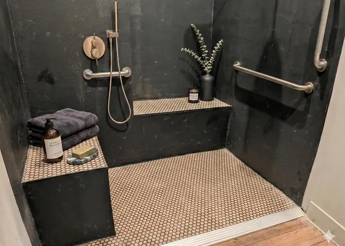 The Well Hotel & Taproom