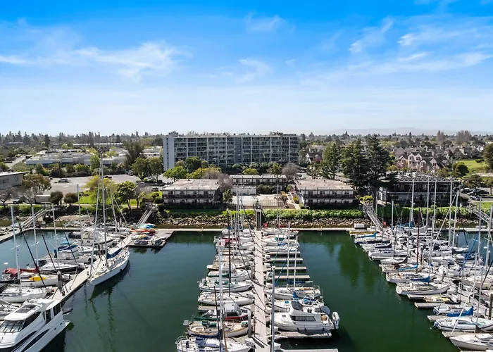 Marina Village Inn