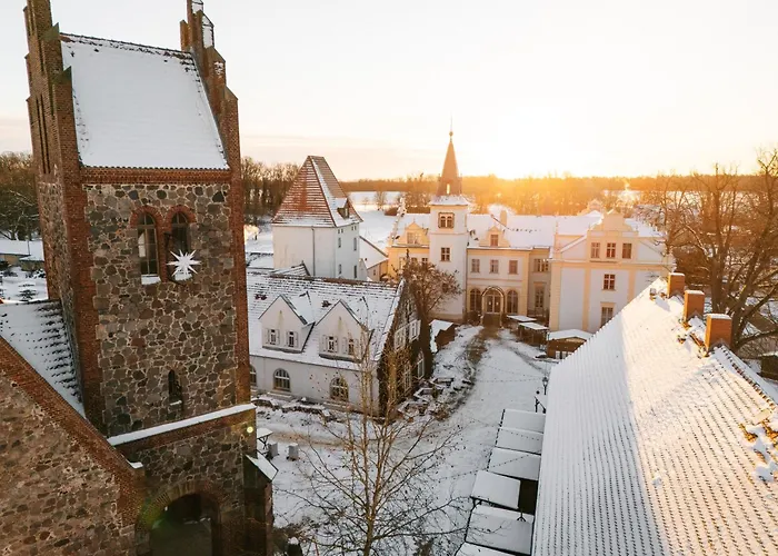 Schloss und Gut Liebenberg