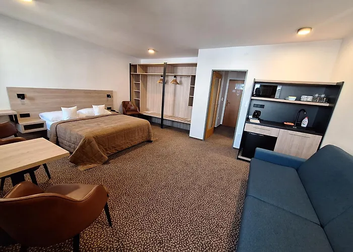 Hotel Avion