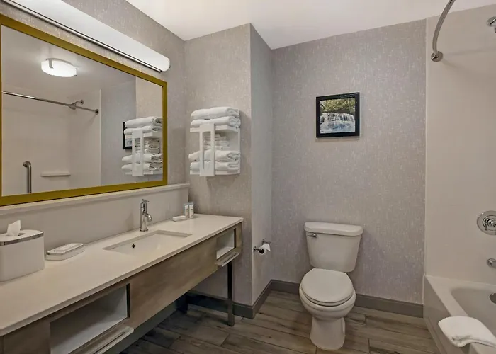 Hampton Inn Westfield