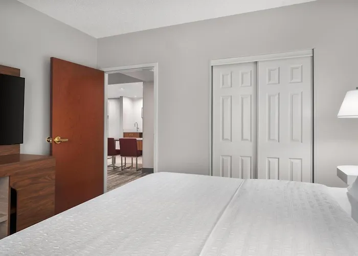 Hampton Inn & Suites Charlotte Arrowood Rd