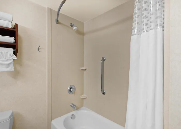 Hampton Inn & Suites Oakland Airport-Alameda