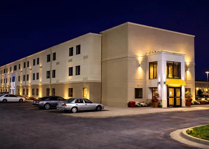 Super 8 By Wyndham Wichita North