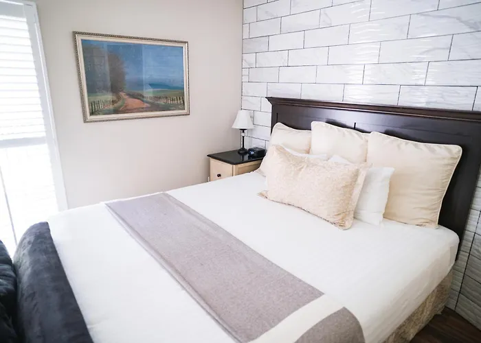 Grass Valley Courtyard Suites