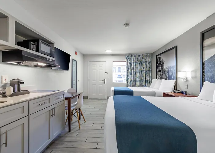 Days Inn & Suites By Wyndham Flagstaff I-40