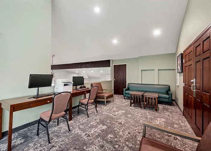 Eagle Dog Friendly Hotels