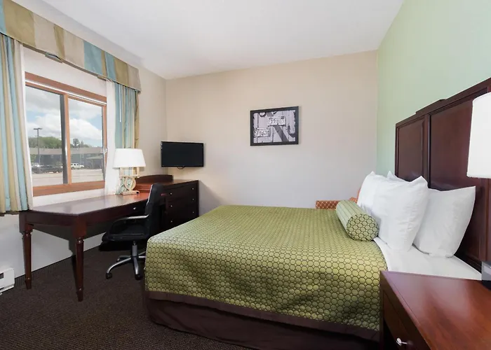 Baymont By Wyndham Pierre Hotel