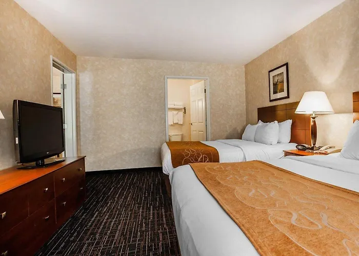 Comfort Suites Independence - Kansas City