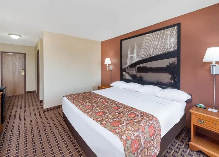 Super 8 By Wyndham Charleston Sikeston East Mo