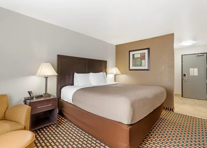 Quality Inn & Suites Chattanooga-East Ridge