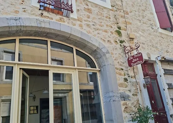 Bed and Breakfast Le Patio Des Cigales à Roquefort-des-Corbières