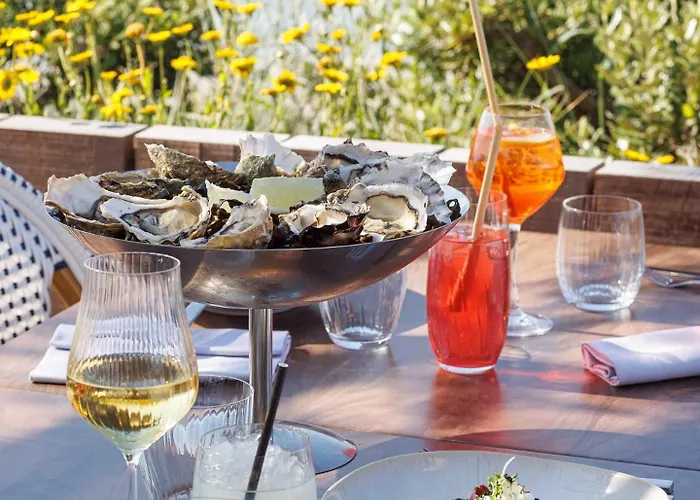 Logis Hôtel&Restaurant LES MOUETTES - Larmor Plage, Proche de LORIENT