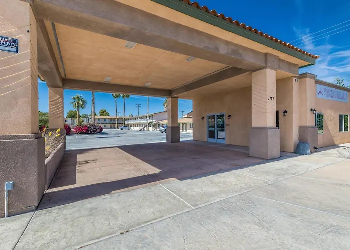 Blythe Hotel & Suites