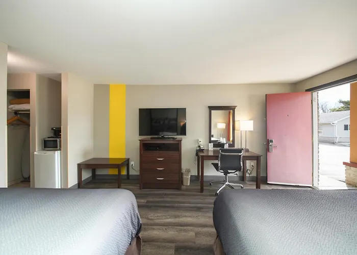 Super 8 By Wyndham Kingston