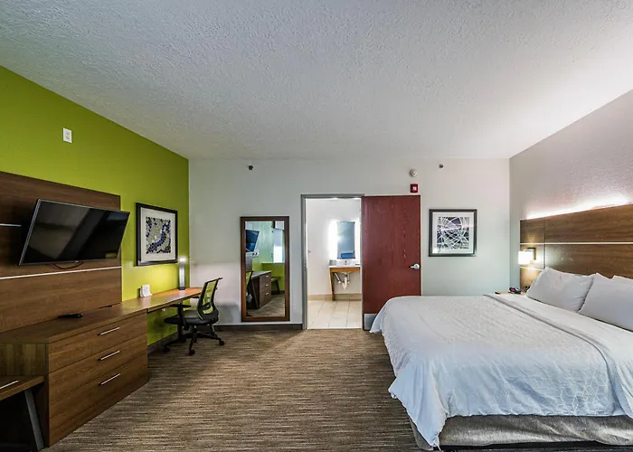 Holiday Inn Express Hotel & Suites Franklin By Ihg