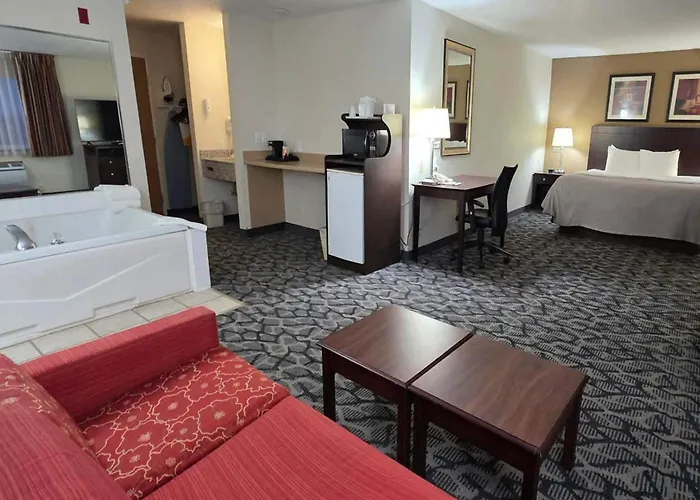 Quality Inn & Suites Eldridge Davenport North