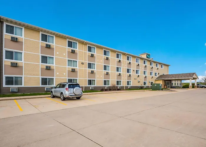 Quality Inn & Suites Eldridge Davenport North