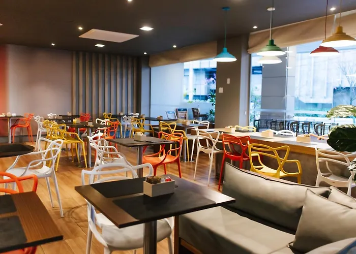 Aera São José Floripa - Hotel com café da manhã incluso e a passos do Shopping Itaguaçu Sao Jose (Santa Catarina)