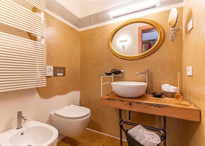 Cinqueteste Luxury Home